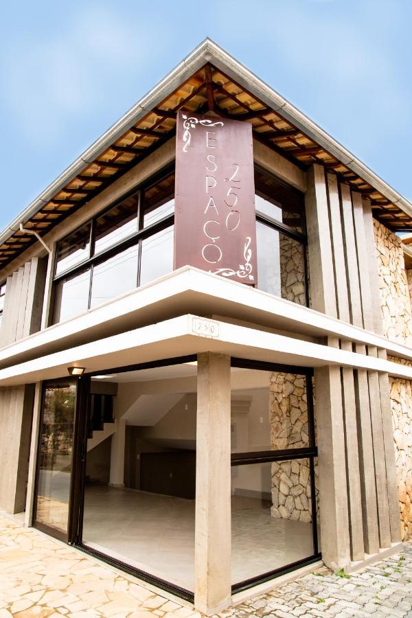 Apartment Espaco 250: Mobiliado Com 3 Quartos E Comodidades Modernas